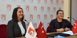 'TÜRKİYE'DE KADININ SİYASİ HAKLARI' KONFERANSI YAPILDI